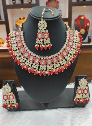 Kundan Studded Necklace Set For Women