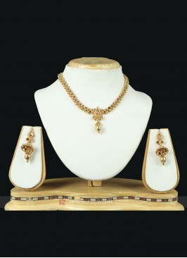 Wonderful Golden Necklace Set
