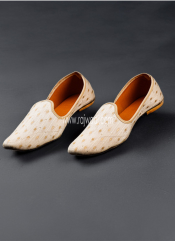 Cream Embroidered Mojari For Men